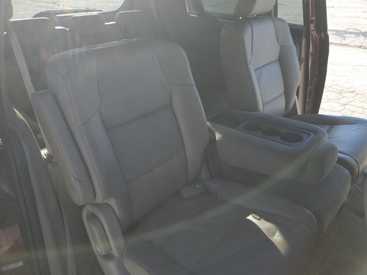 2012 Honda Odyssey - Image 11