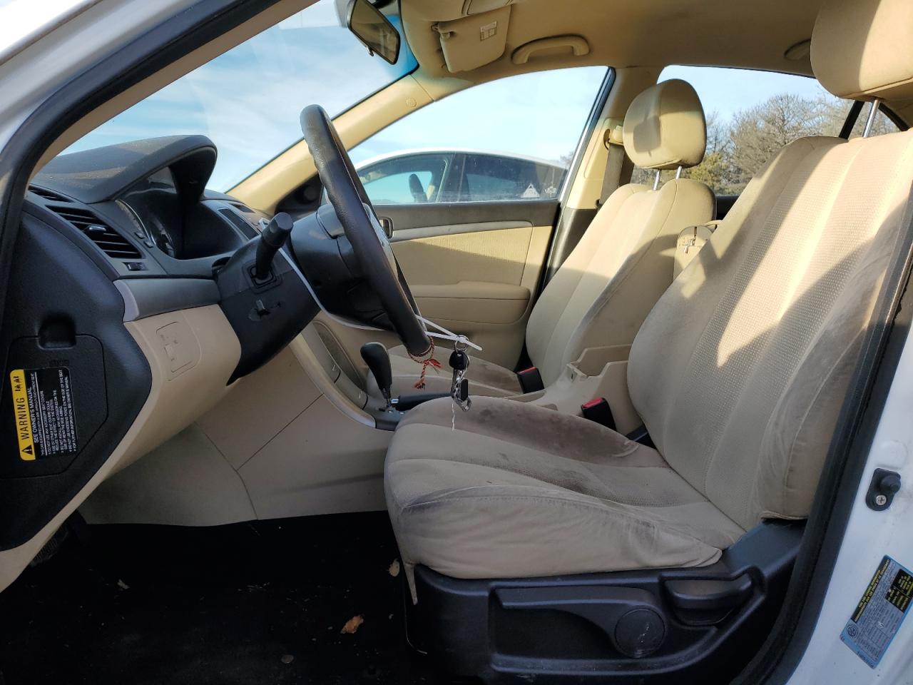 2010 Hyundai Sonata - Image 7