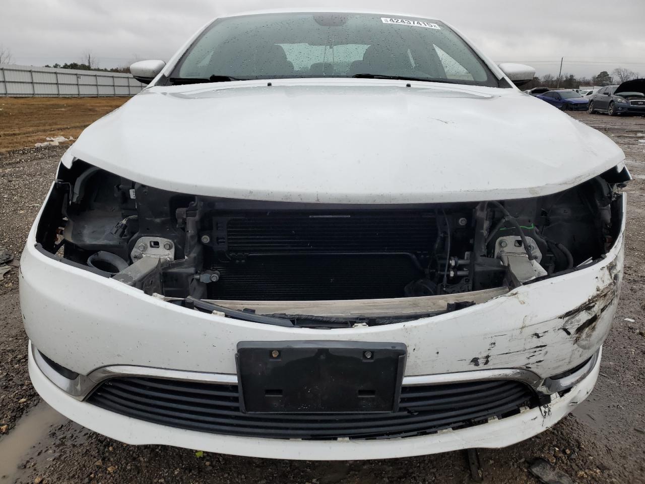 2015 Chrysler 200 - Image 5