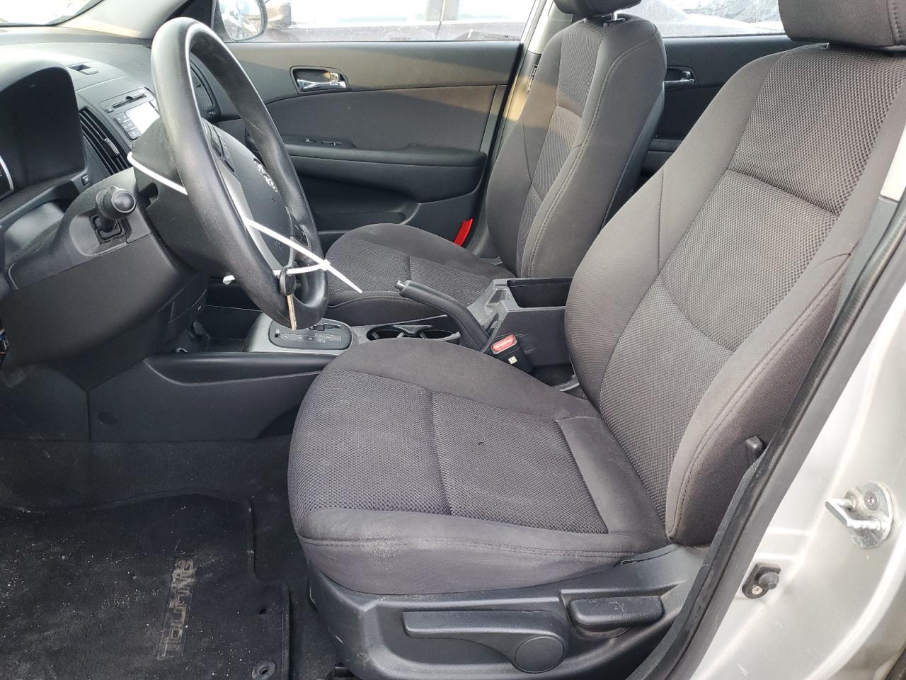 2011 Hyundai Elantra - Image 7