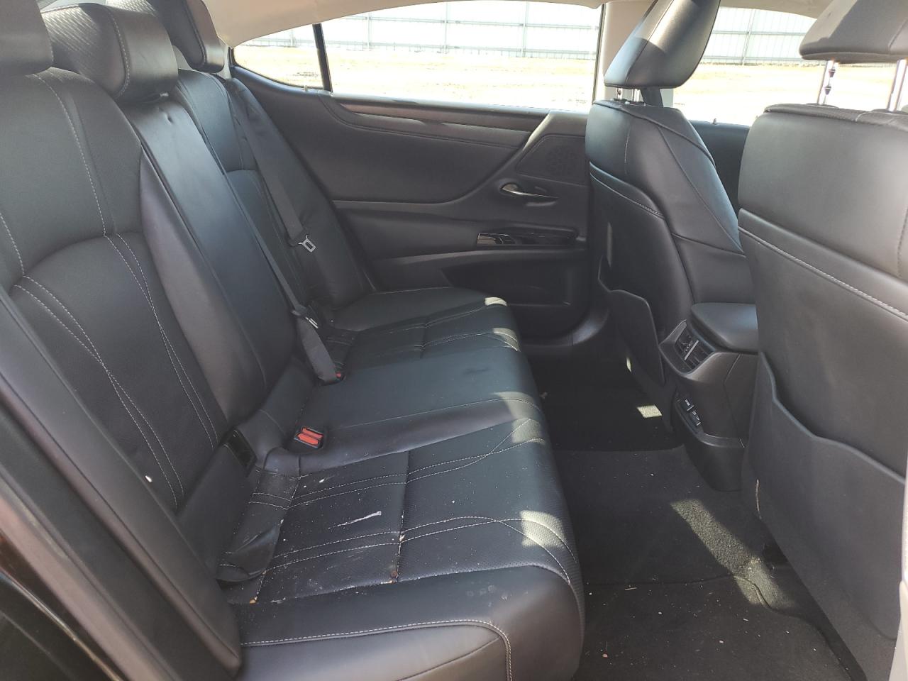 2024 Lexus ES - Image 10