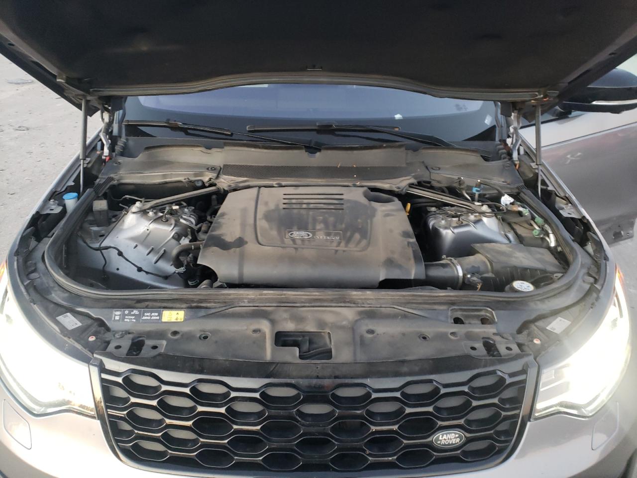 2021 Land Rover Discovery - Image 12
