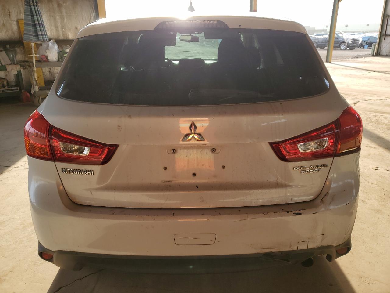 2015 Mitsubishi Outlander - Image 6