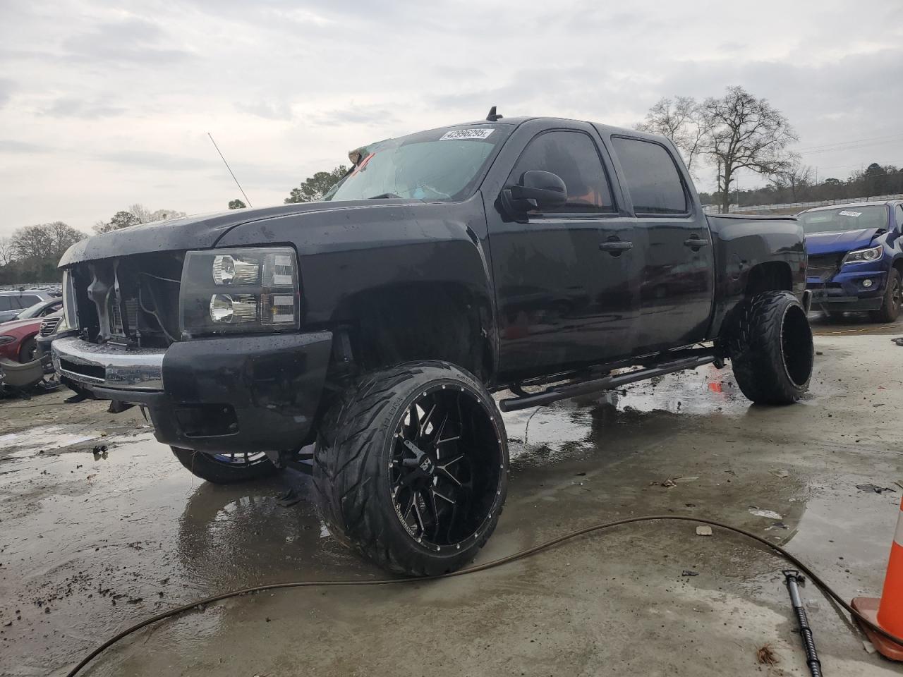 2011 Chevrolet Silverado - Image 1