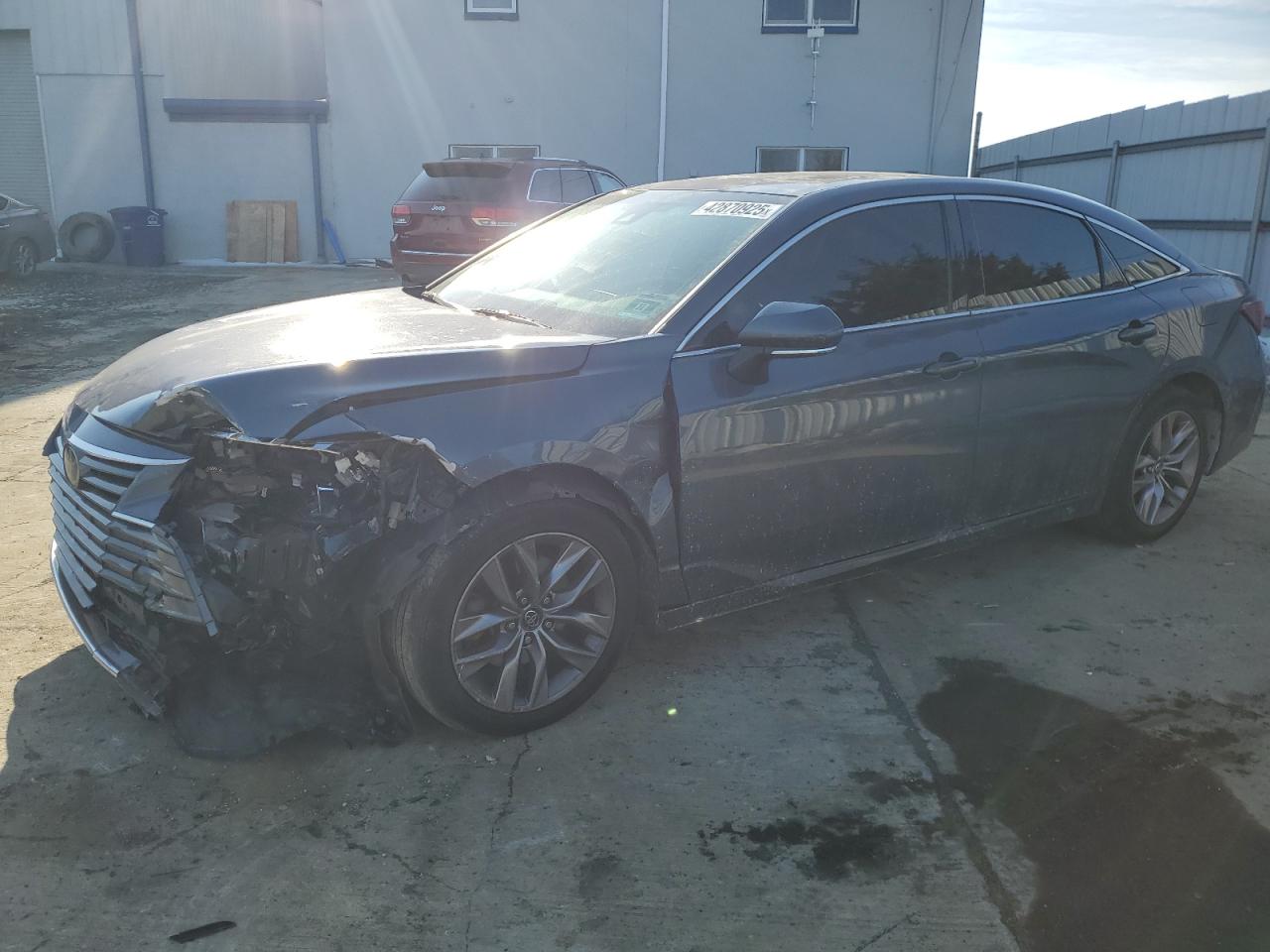 2019 Toyota Avalon - Image 1