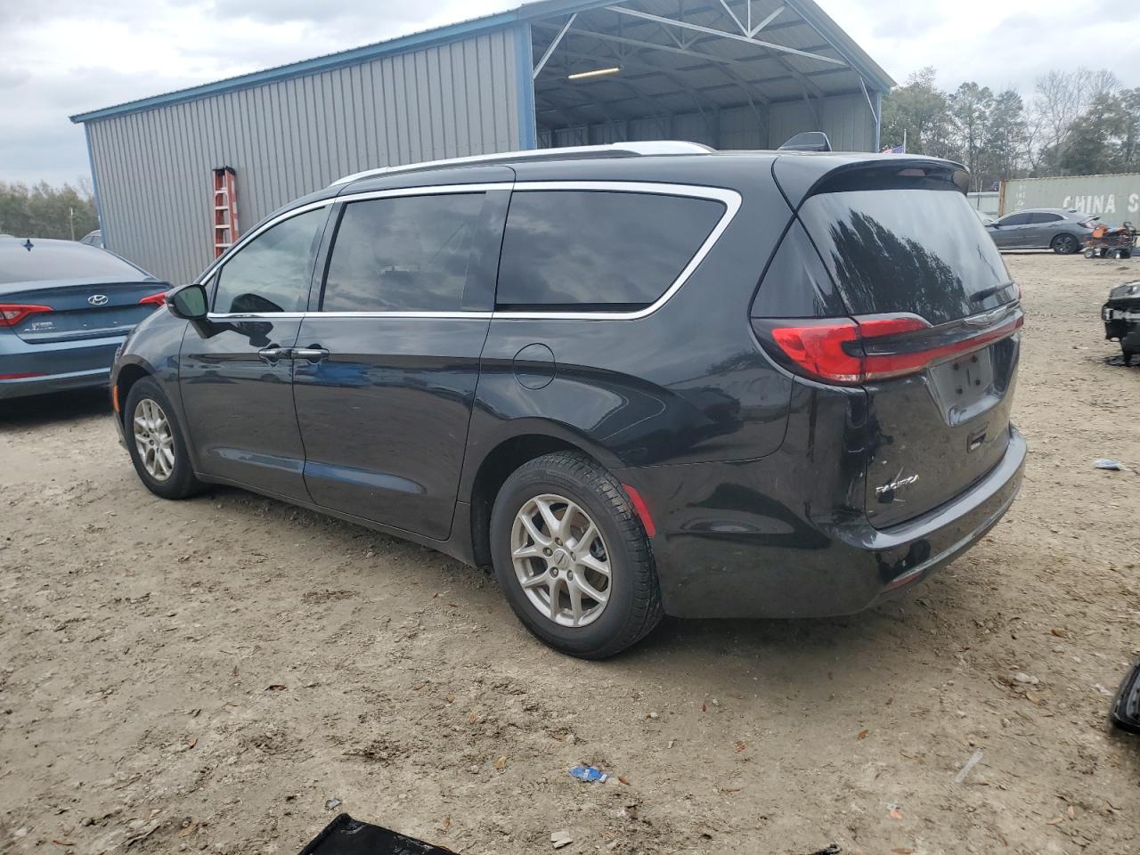 2021 Chrysler Pacifica - Image 2