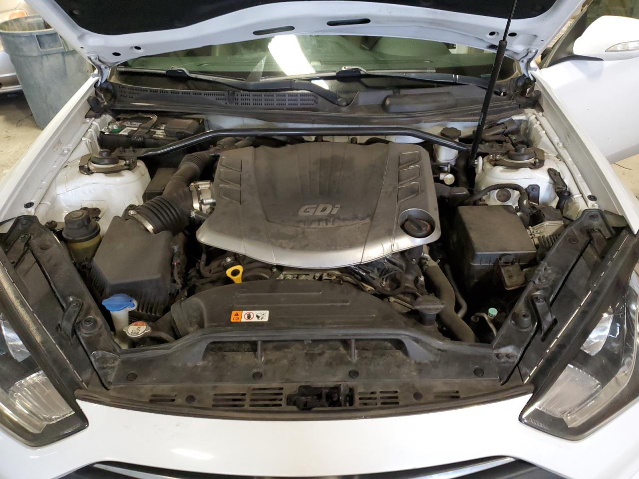 2016 Hyundai Genesis - Image 11