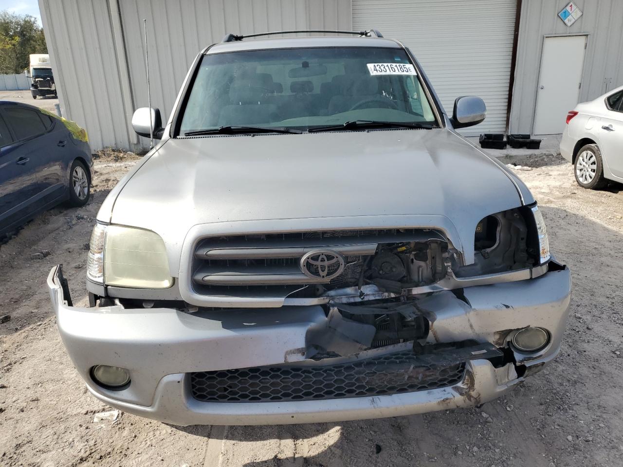 2004 Toyota Sequoia - Image 5