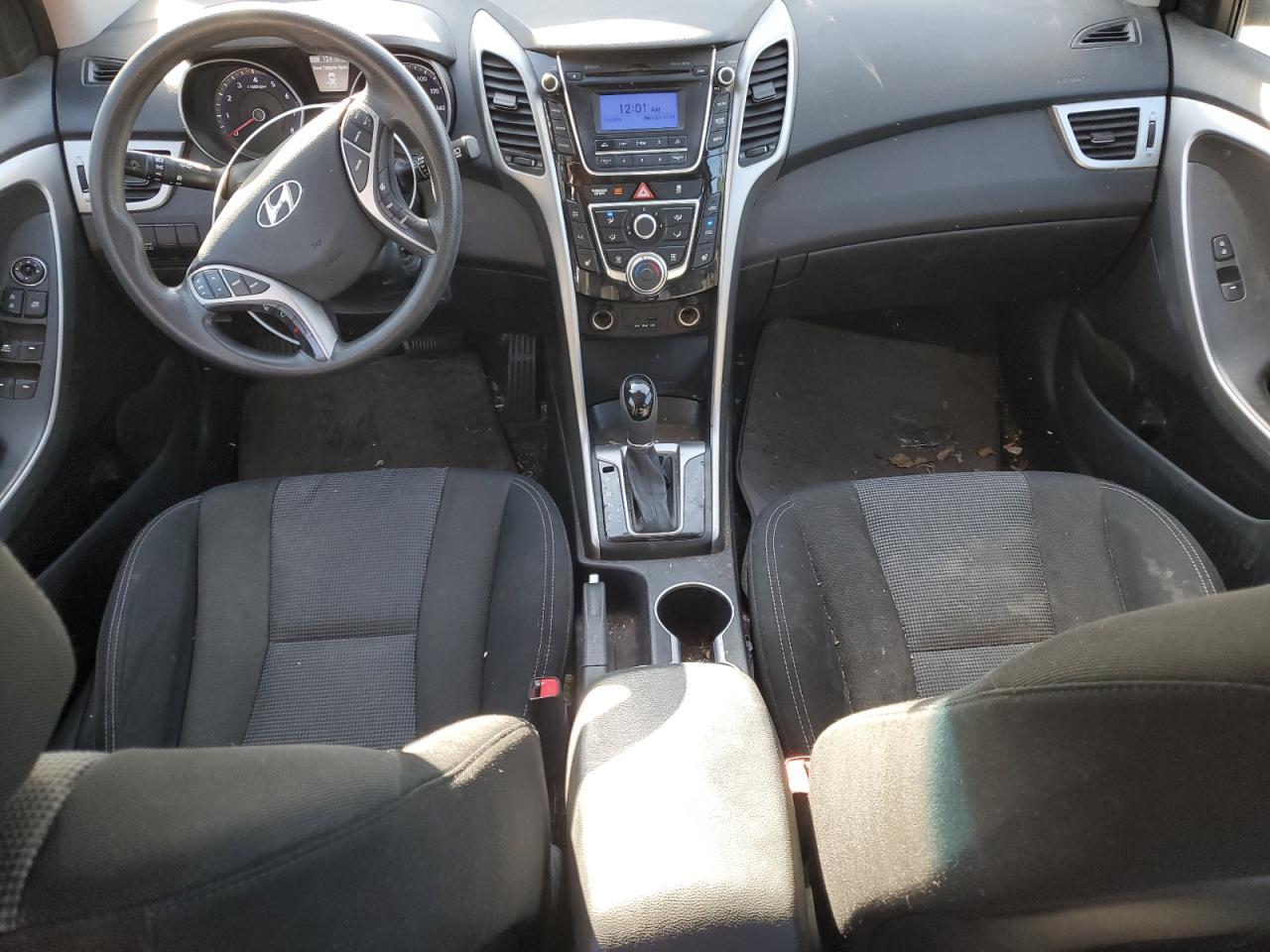 2014 Hyundai Elantra - Image 8