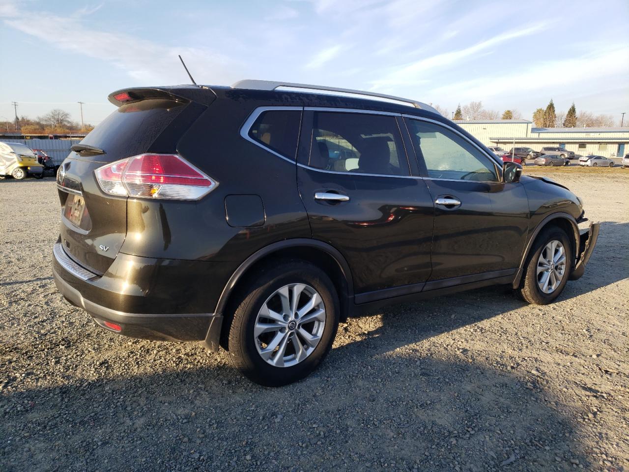 2015 Nissan Rogue - Image 3