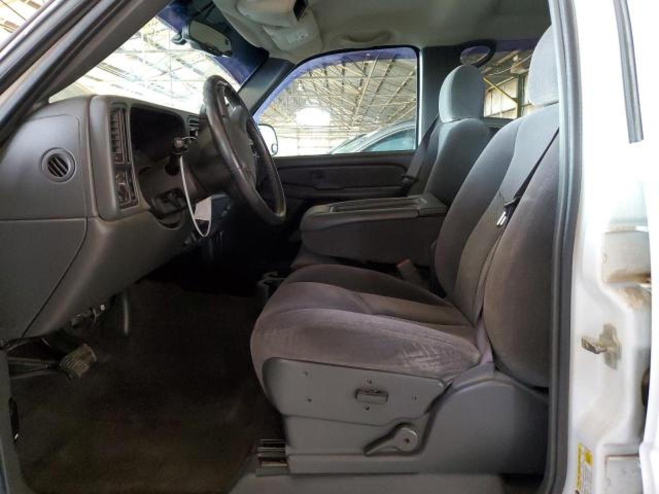 2006 Chevrolet Silverado - Image 7
