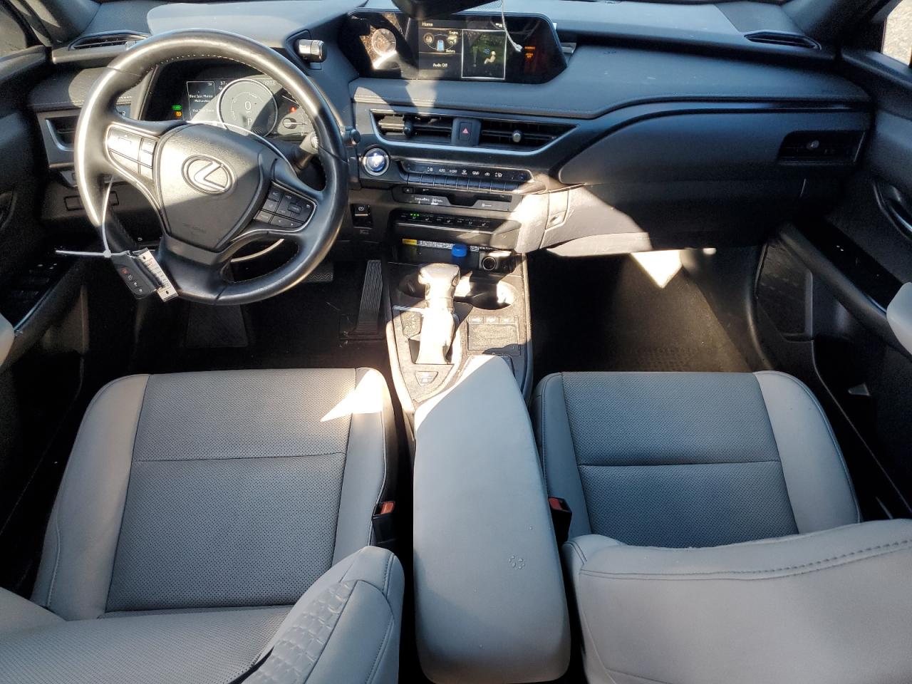 2020 Lexus UX - Image 8