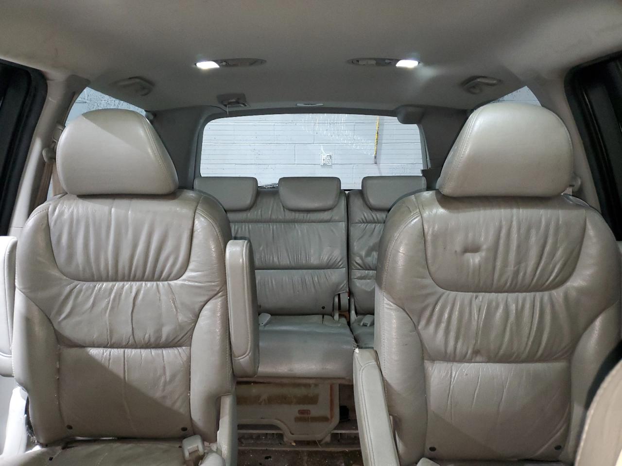 2007 Honda Odyssey - Image 10