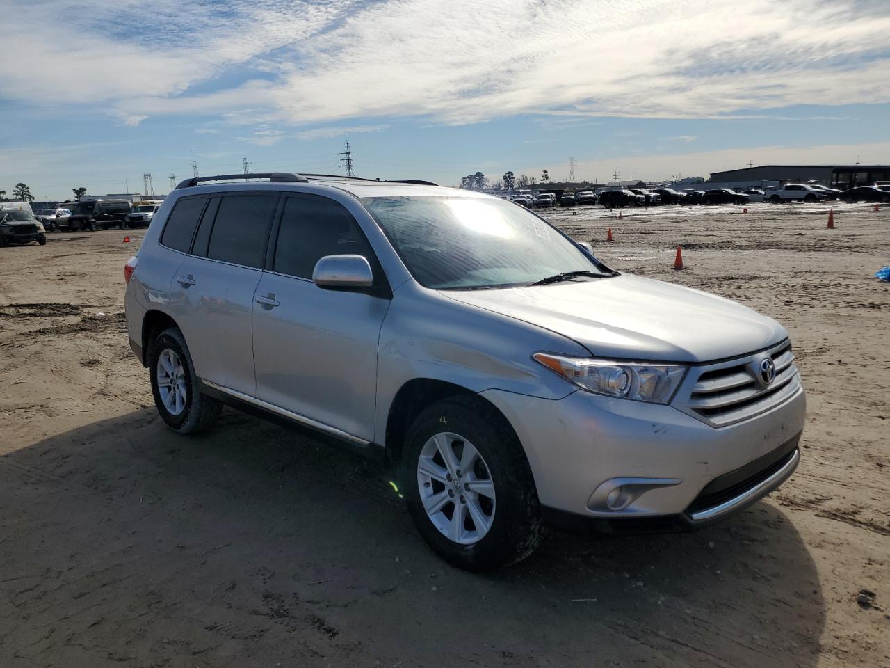 2013 Toyota Highlander - Image 4