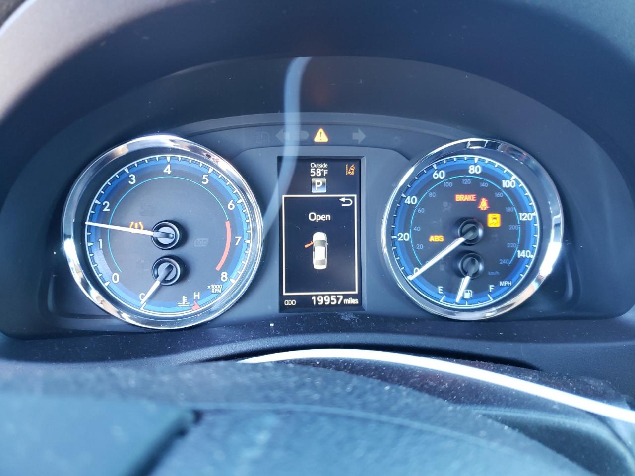 2T1BURHE3JC109156 TOYOTA COROLLA 2018