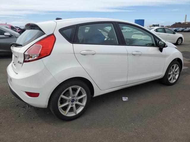  FORD FIESTA 2017 Белы