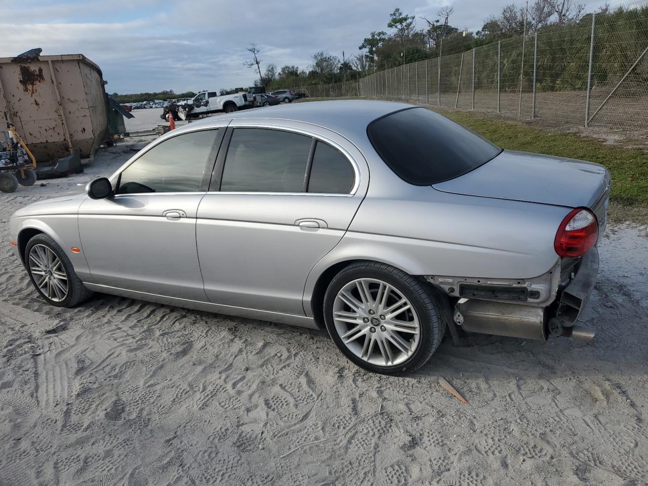 2005 Jaguar S-Type - Image 2