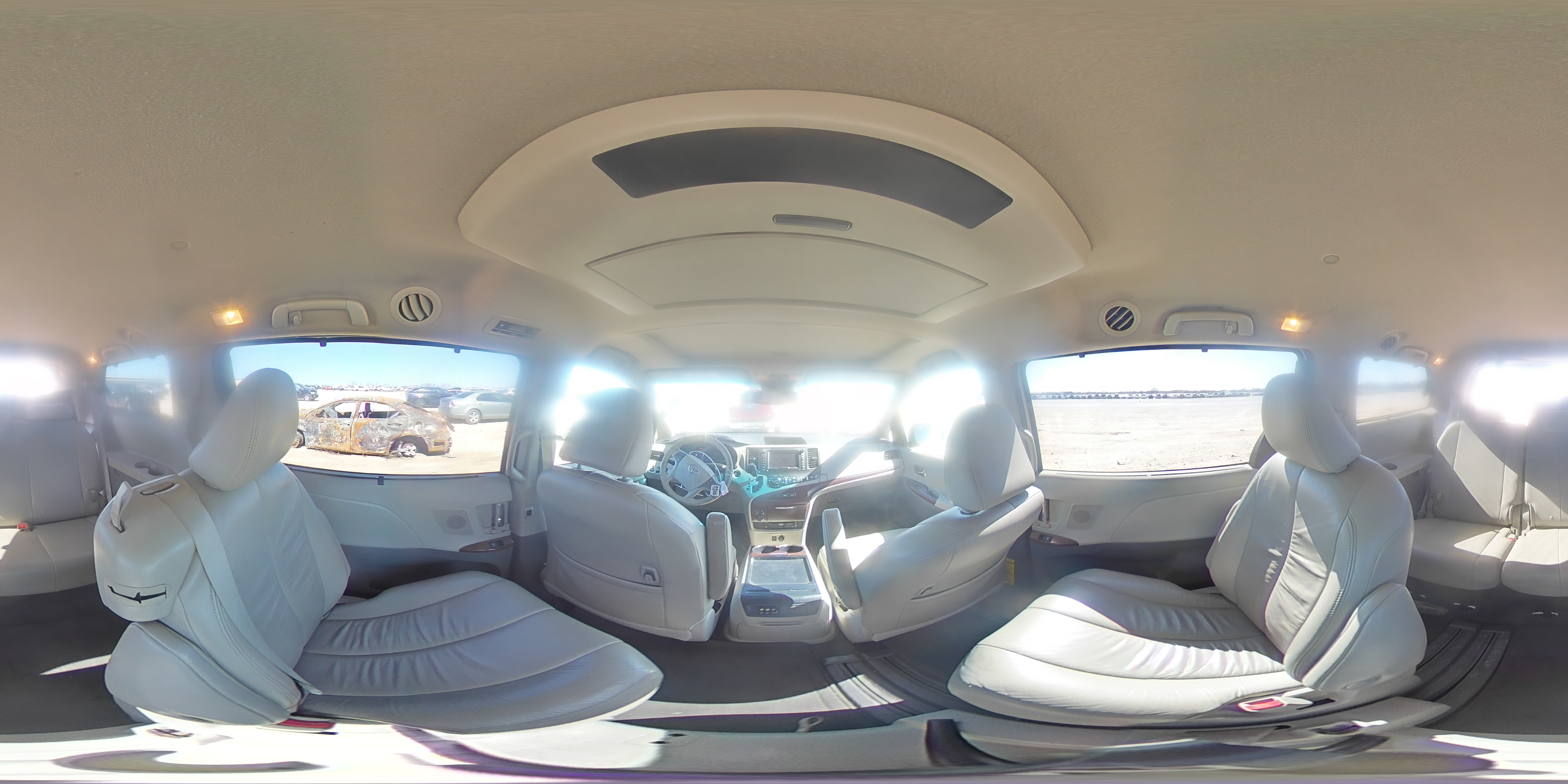 2011 Toyota Sienna - Image 14