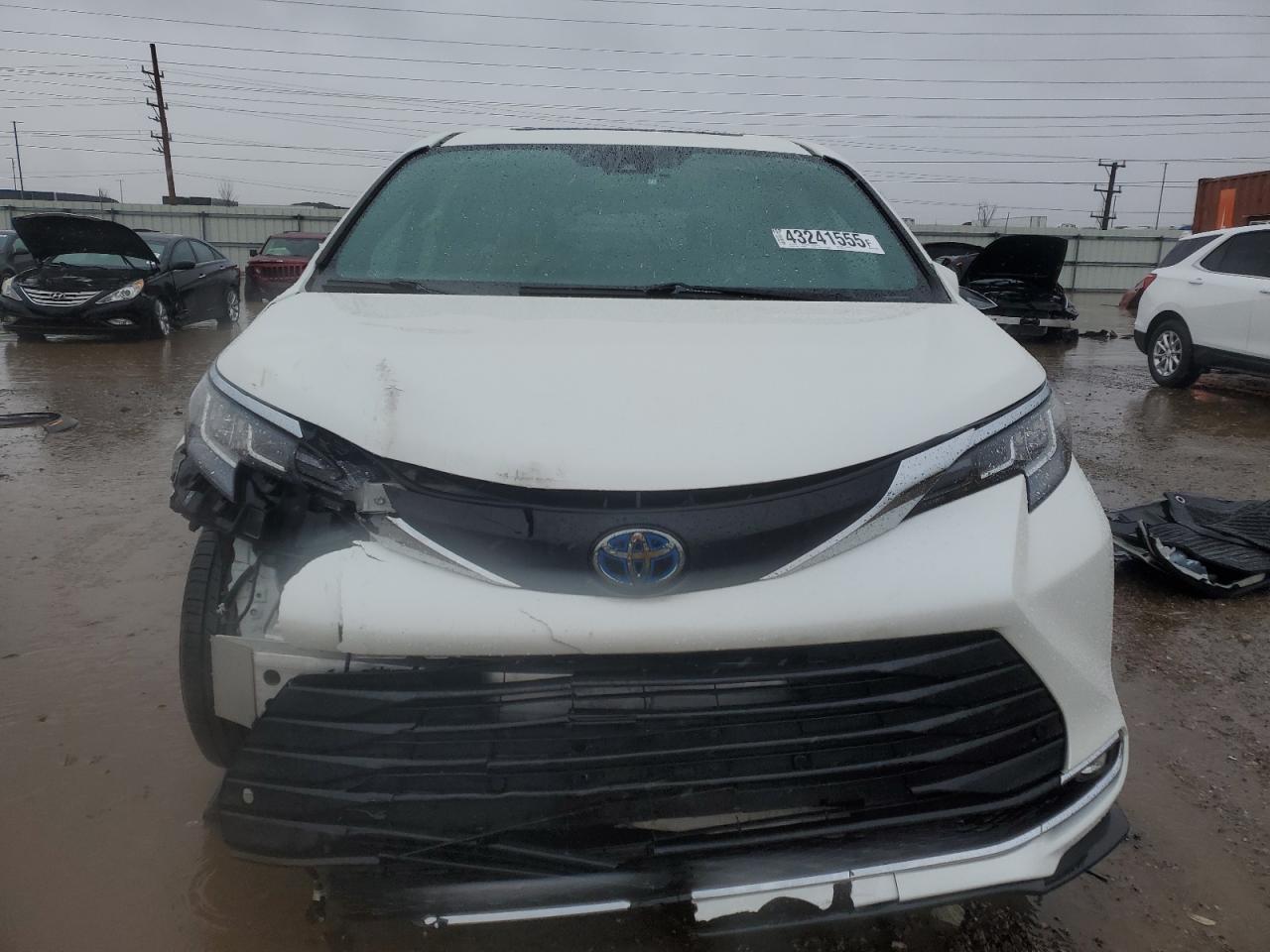 2021 Toyota Sienna - Image 5