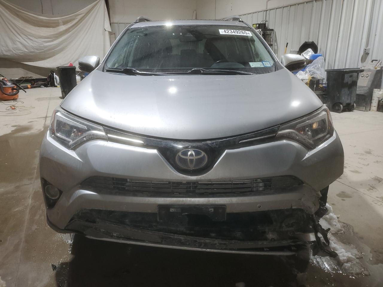 2017 Toyota RAV 4 - Image 5