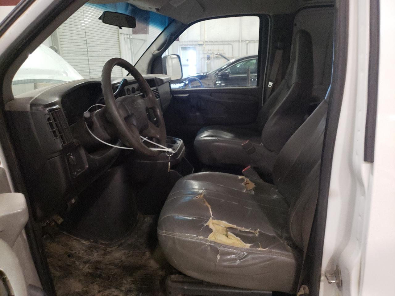 2007 Chevrolet Express - Image 7