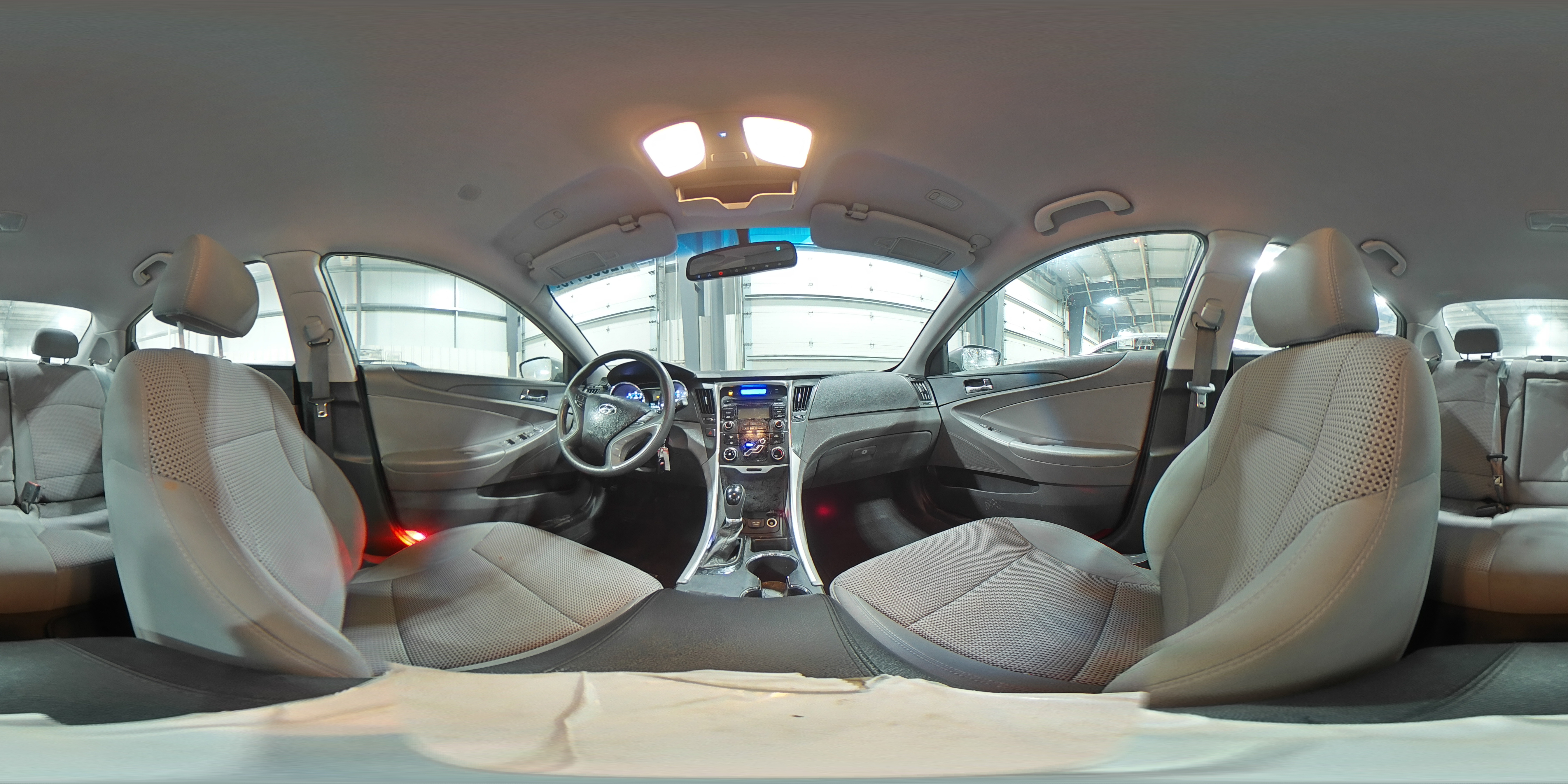 2013 Hyundai Sonata - Image 14