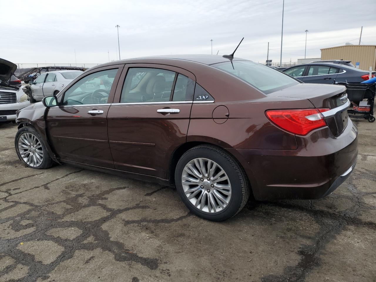 2012 Chrysler 200 - Image 2