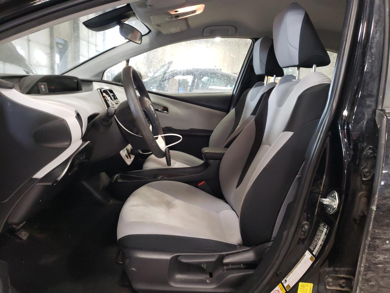 2018 Toyota Prius - Image 7