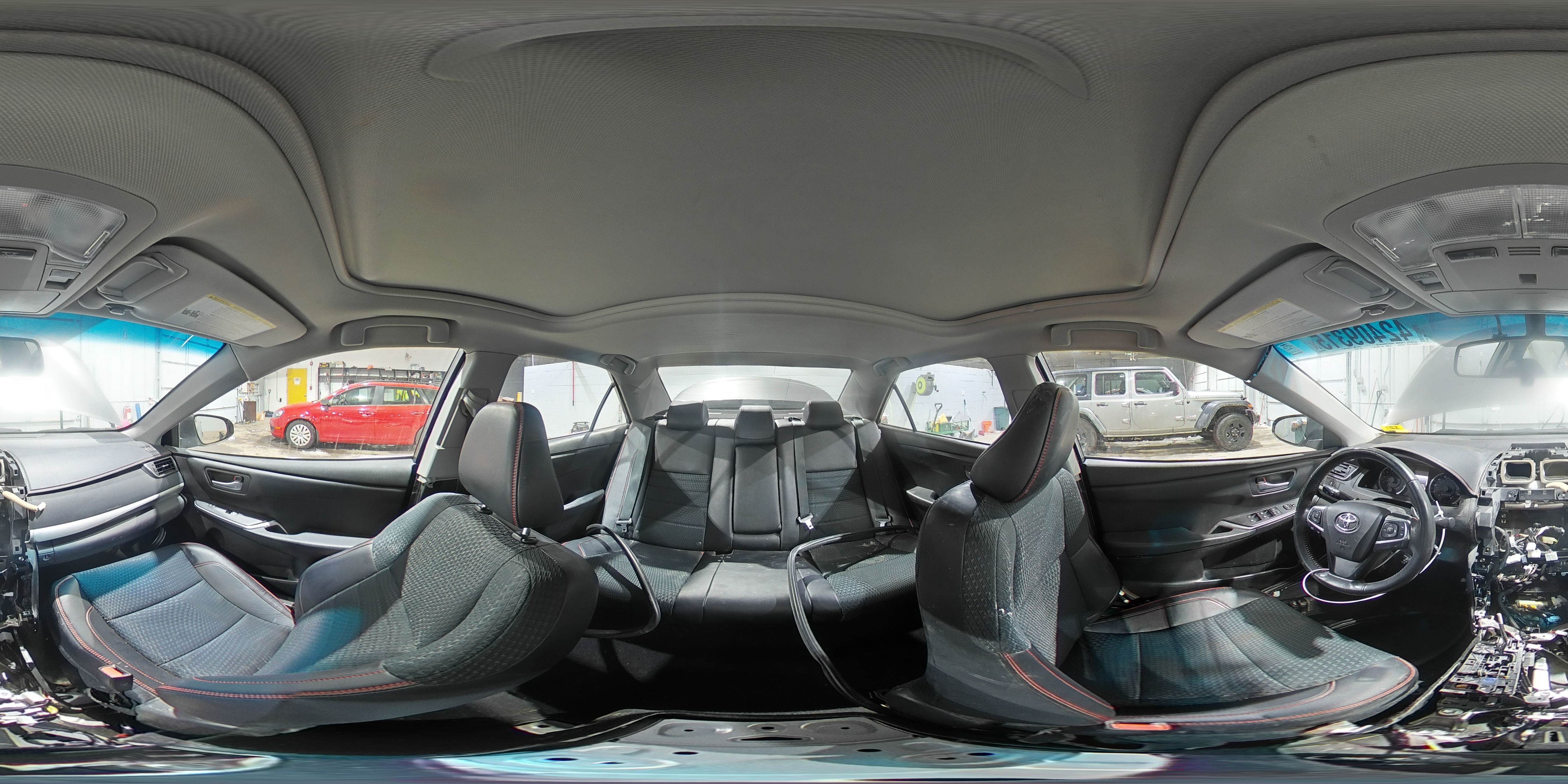 2015 Toyota Camry - Image 14