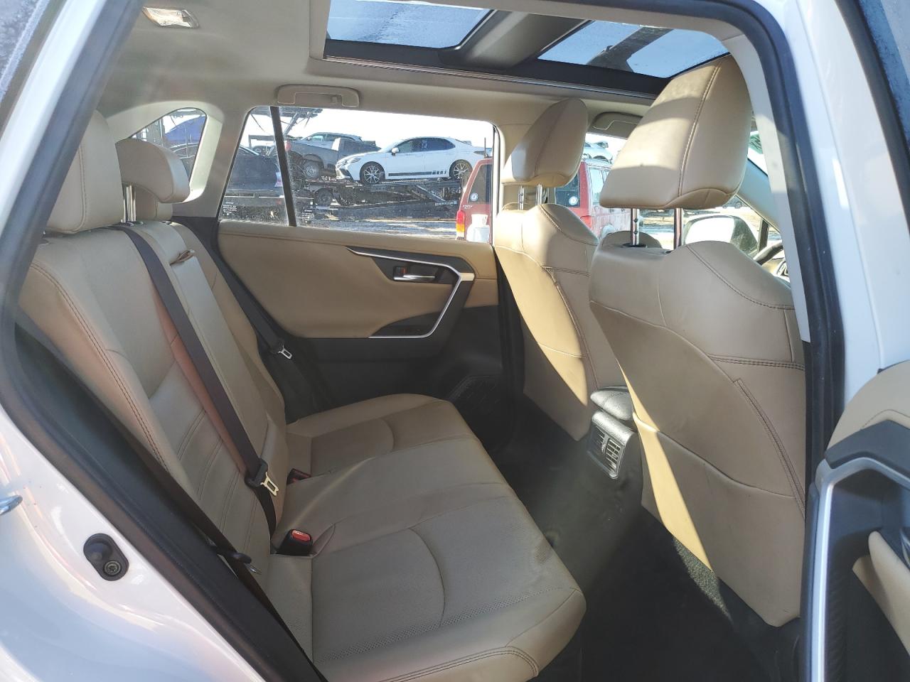 2020 Toyota RAV 4 - Image 11
