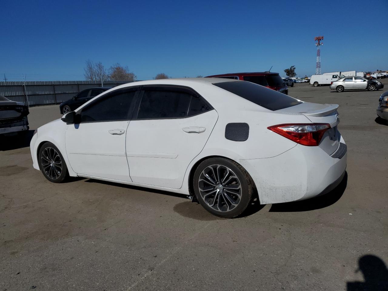 VIN 5YFBURHE5FP336100 2015 TOYOTA COROLLA no.2