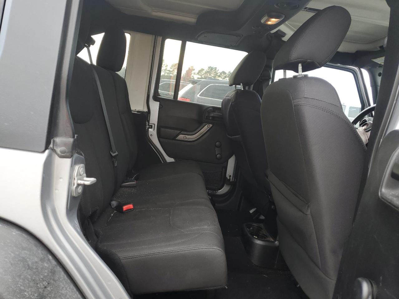 2015 Jeep Wrangler - Image 11