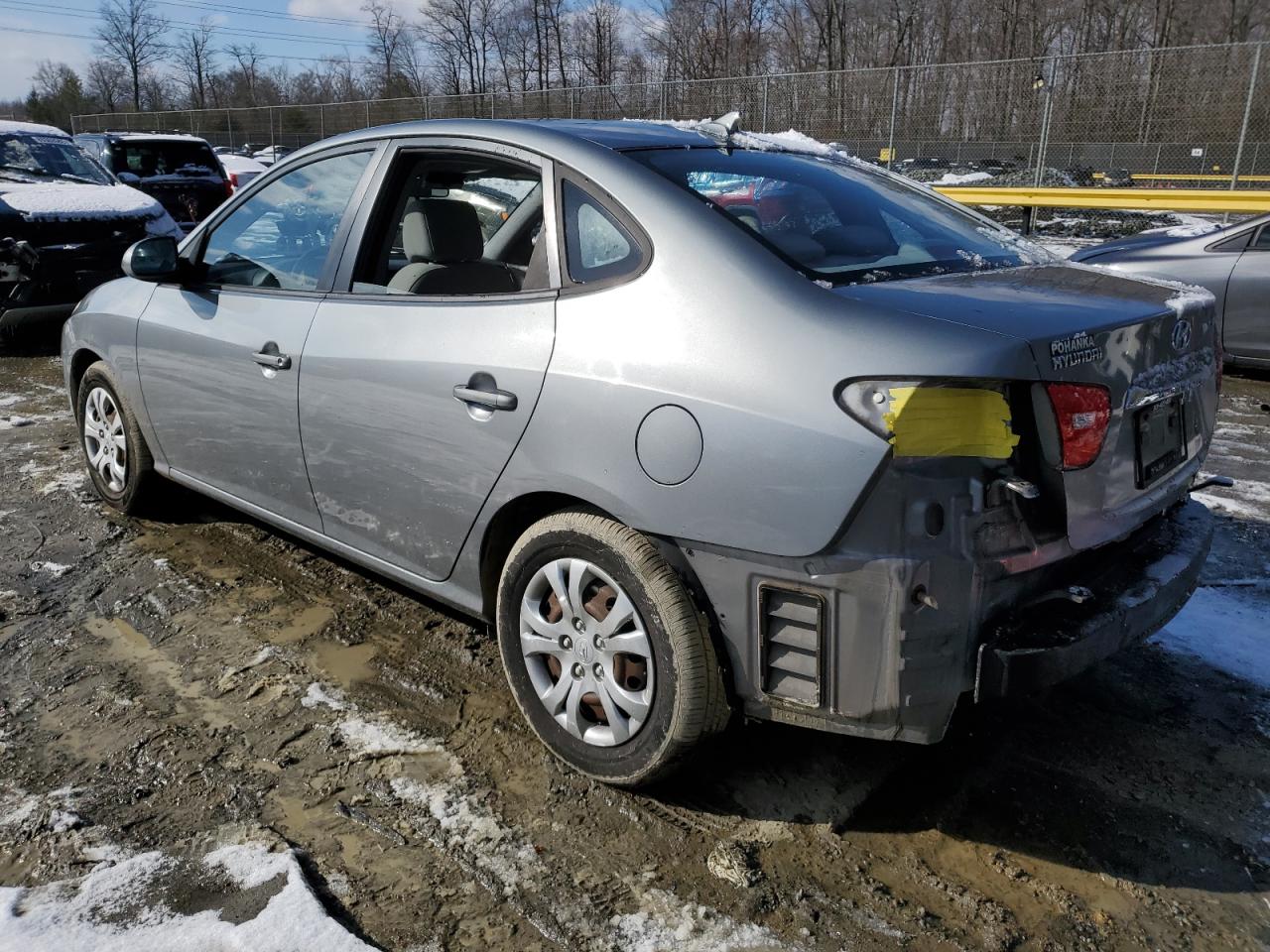 2010 Hyundai Elantra - Image 2