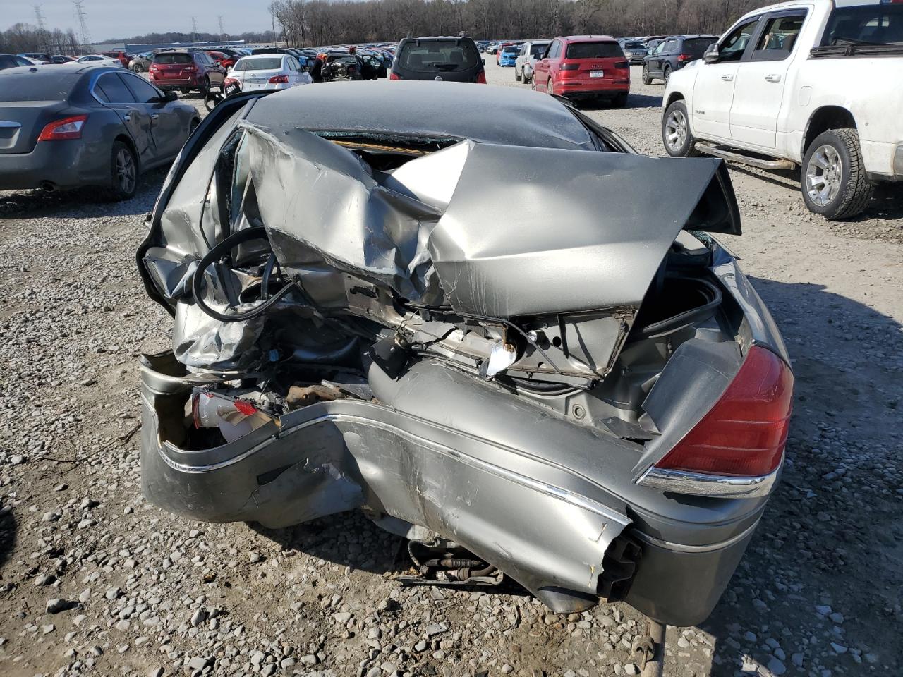 2004 Ford Crown Victoria - Image 6