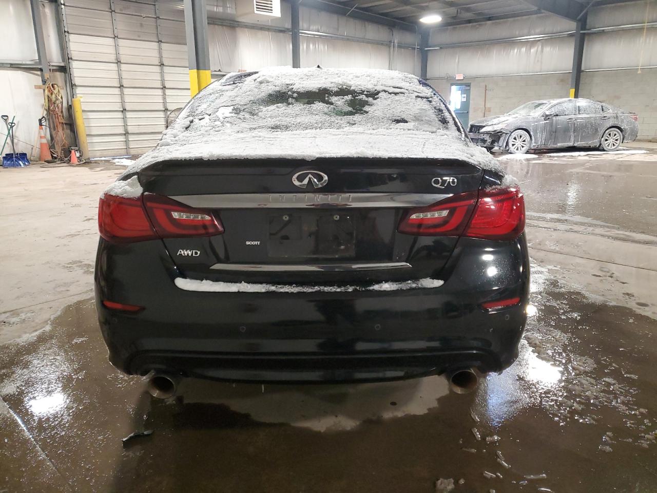 2016 Infiniti Q70 - Image 6