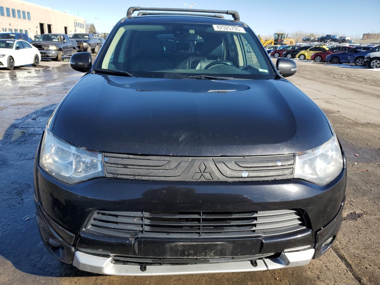 2014 Mitsubishi Outlander - Image 5