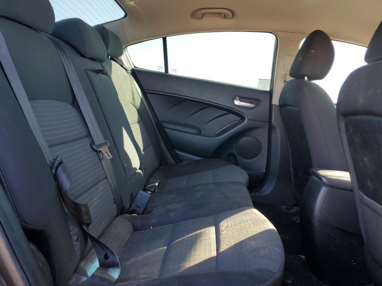 2018 Kia Forte - Image 10