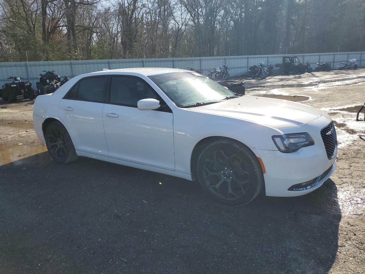 2019 Chrysler 300 - Image 4