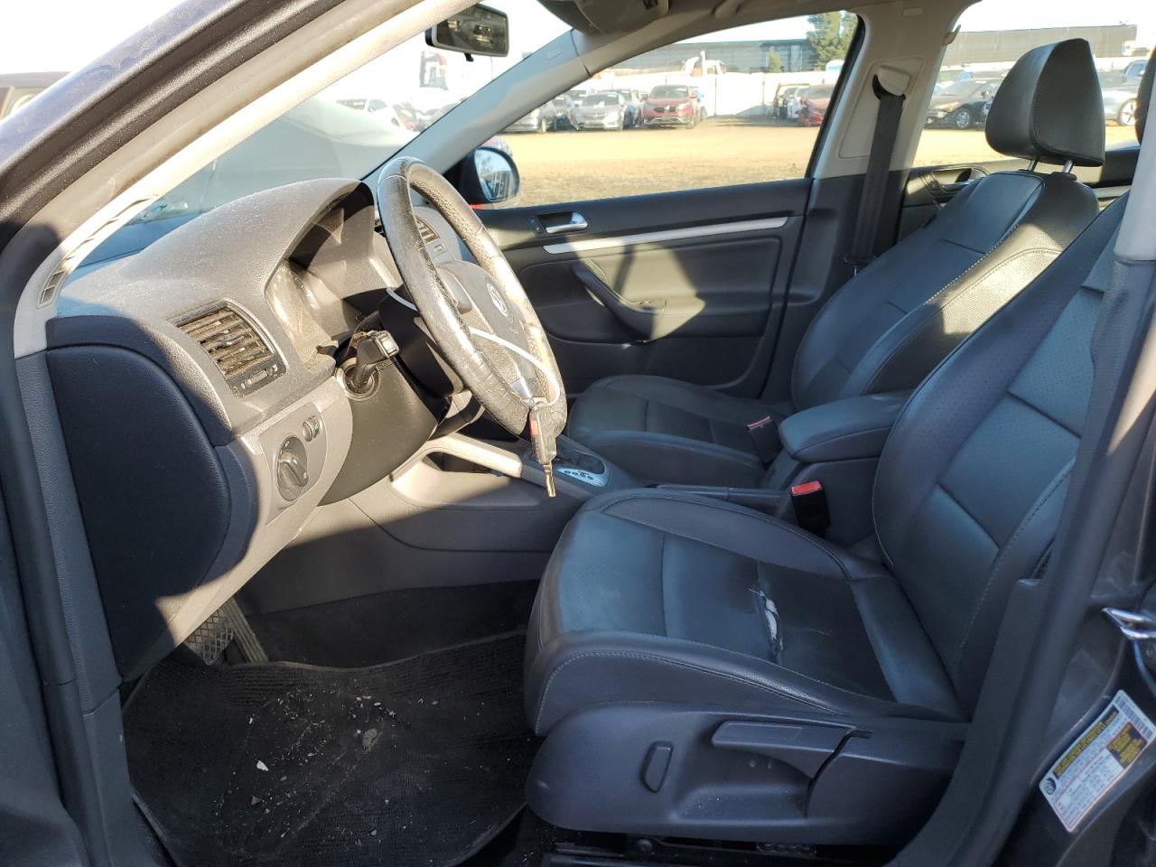 2009 Volkswagen Jetta - Image 7
