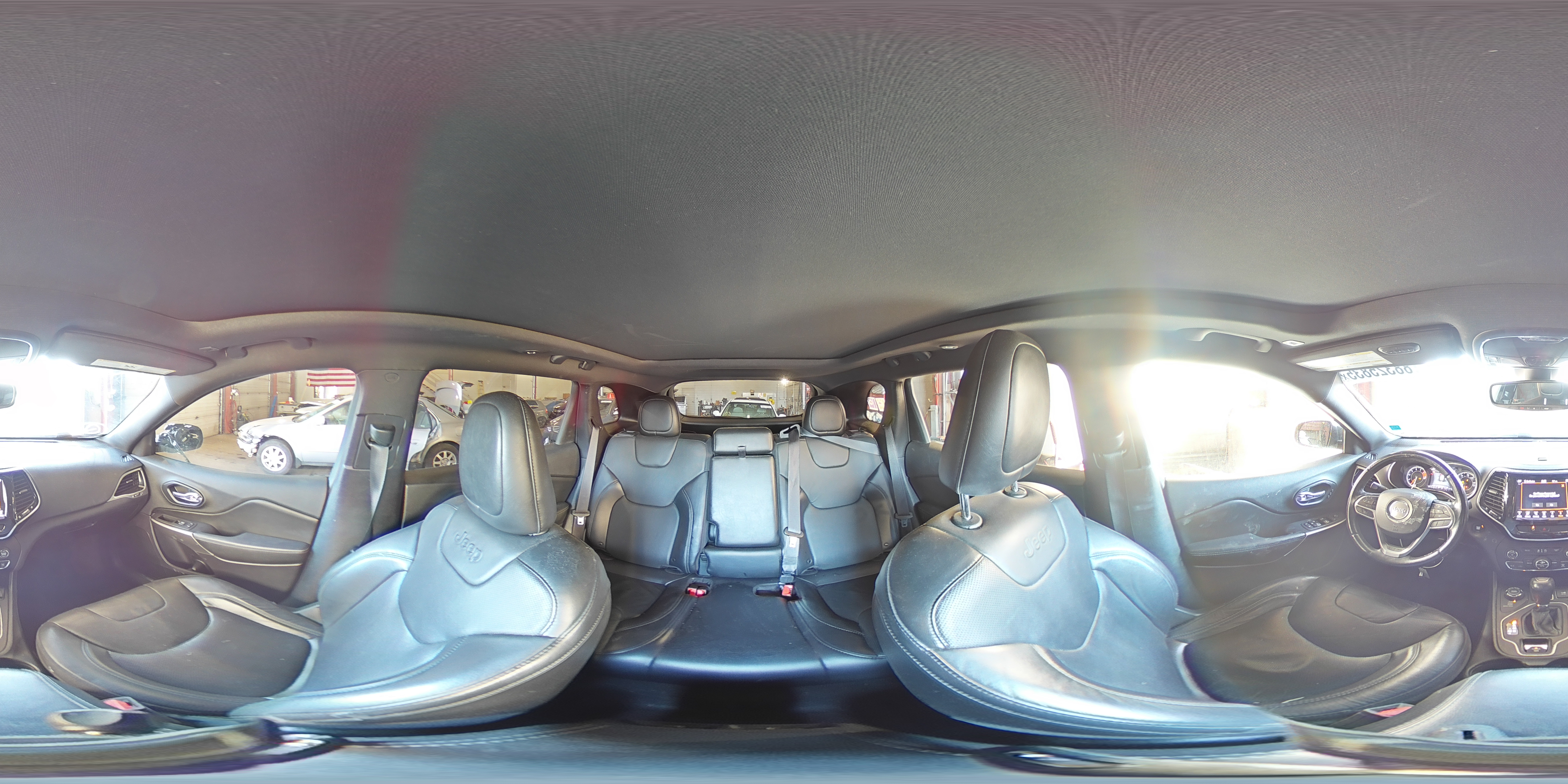 2019 Jeep Grand Cherokee - Image 15