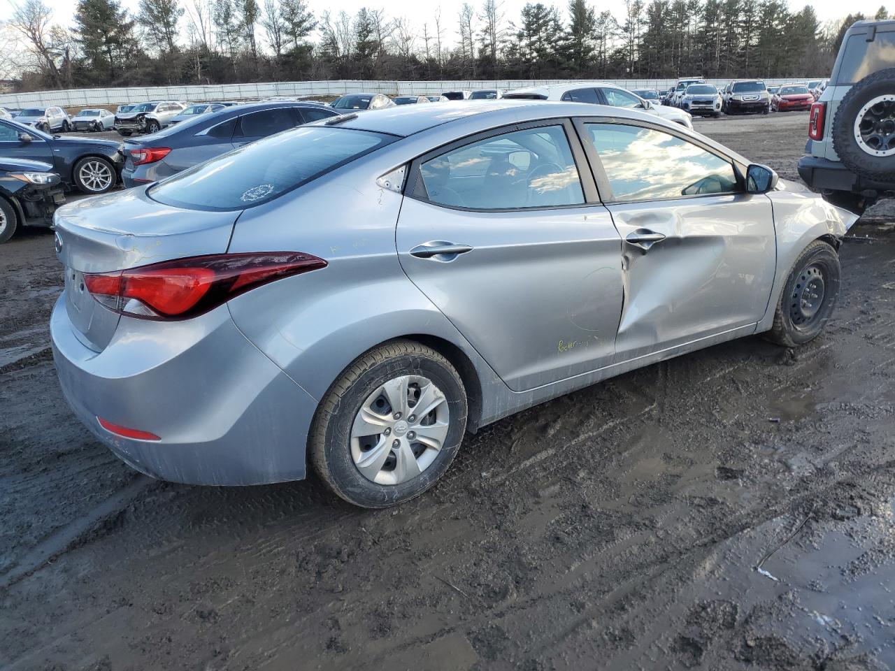 2016 Hyundai Elantra - Image 3