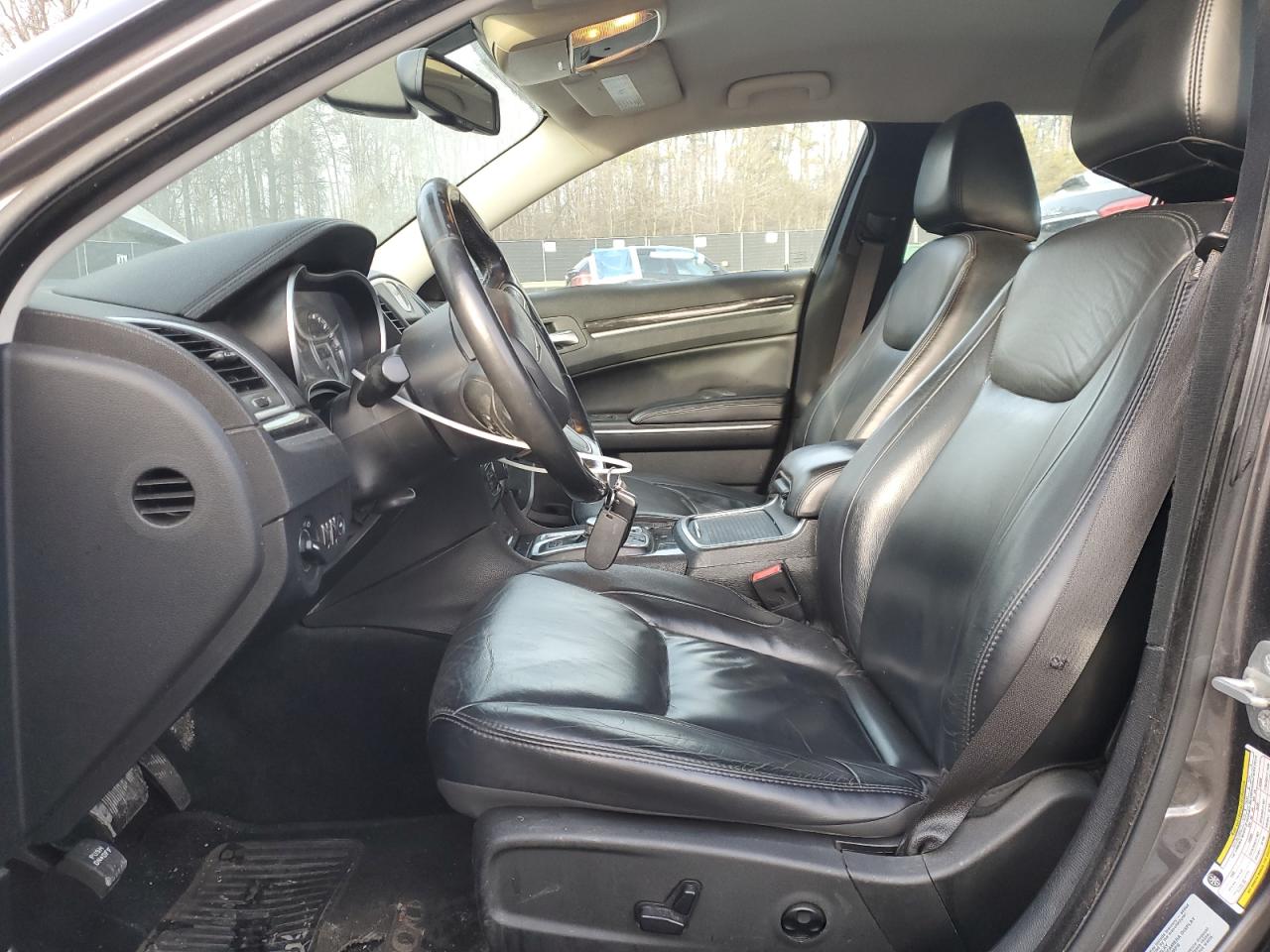 2015 Chrysler 300 - Image 7
