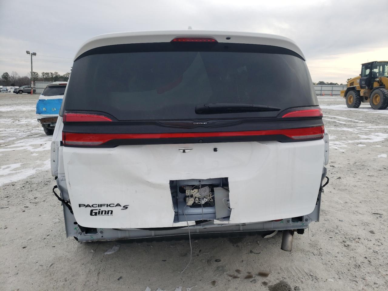 2022 Chrysler Pacifica - Image 6