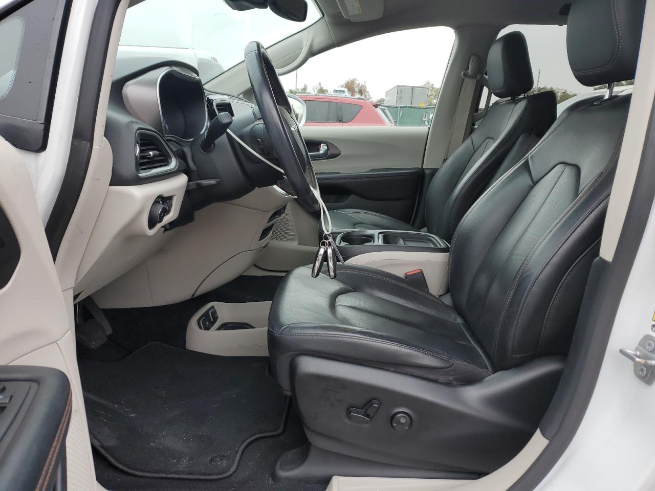 2020 Chrysler Pacifica - Image 7