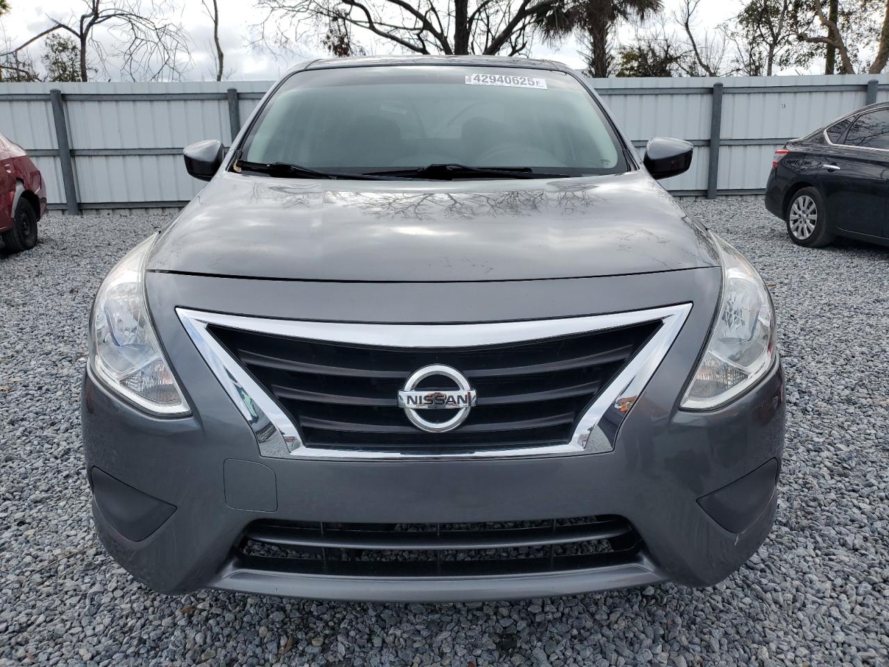 2019 Nissan Versa - Image 5