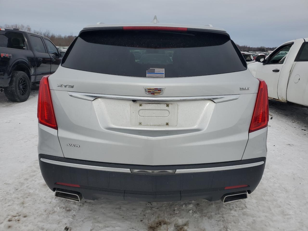 2017 Cadillac XT5 - Image 6