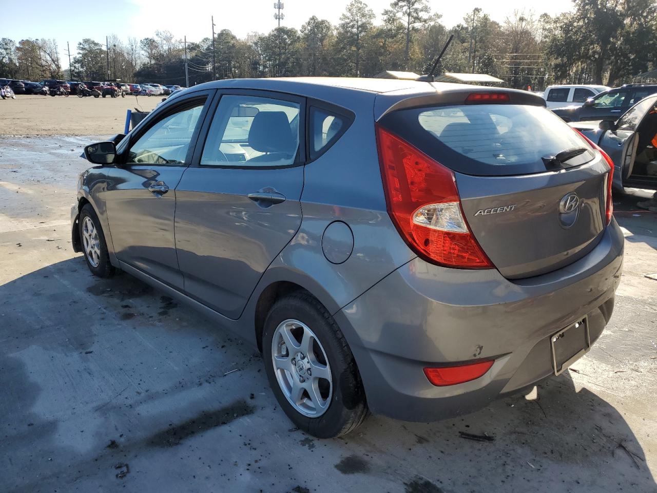 2014 Hyundai Accent - Image 2