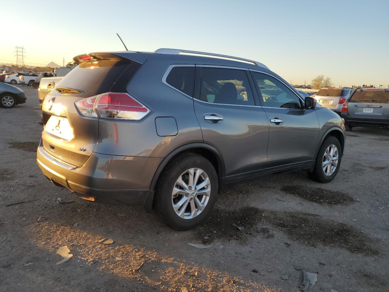 2016 Nissan Rogue - Image 3