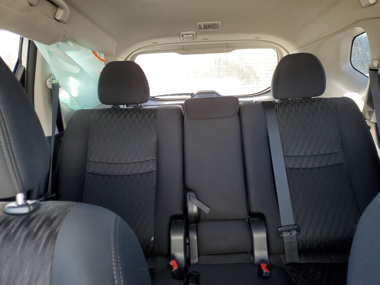 2017 Nissan Rogue - Image 10