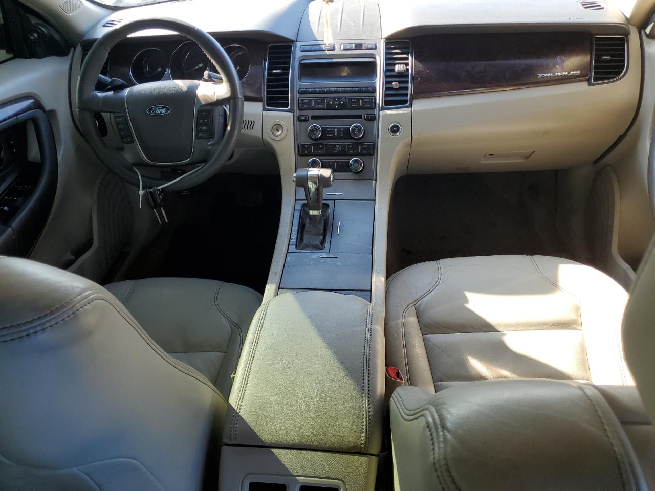 2011 Ford Taurus - Image 8
